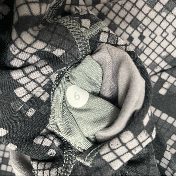 Lululemon Leggings Wunder Under High Rise Crop Ziggy Snake Slate Coal Size 6 - Picture 11 of 14